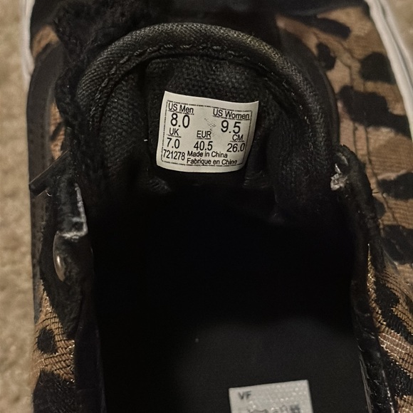 Vans - Picture 7 of 10